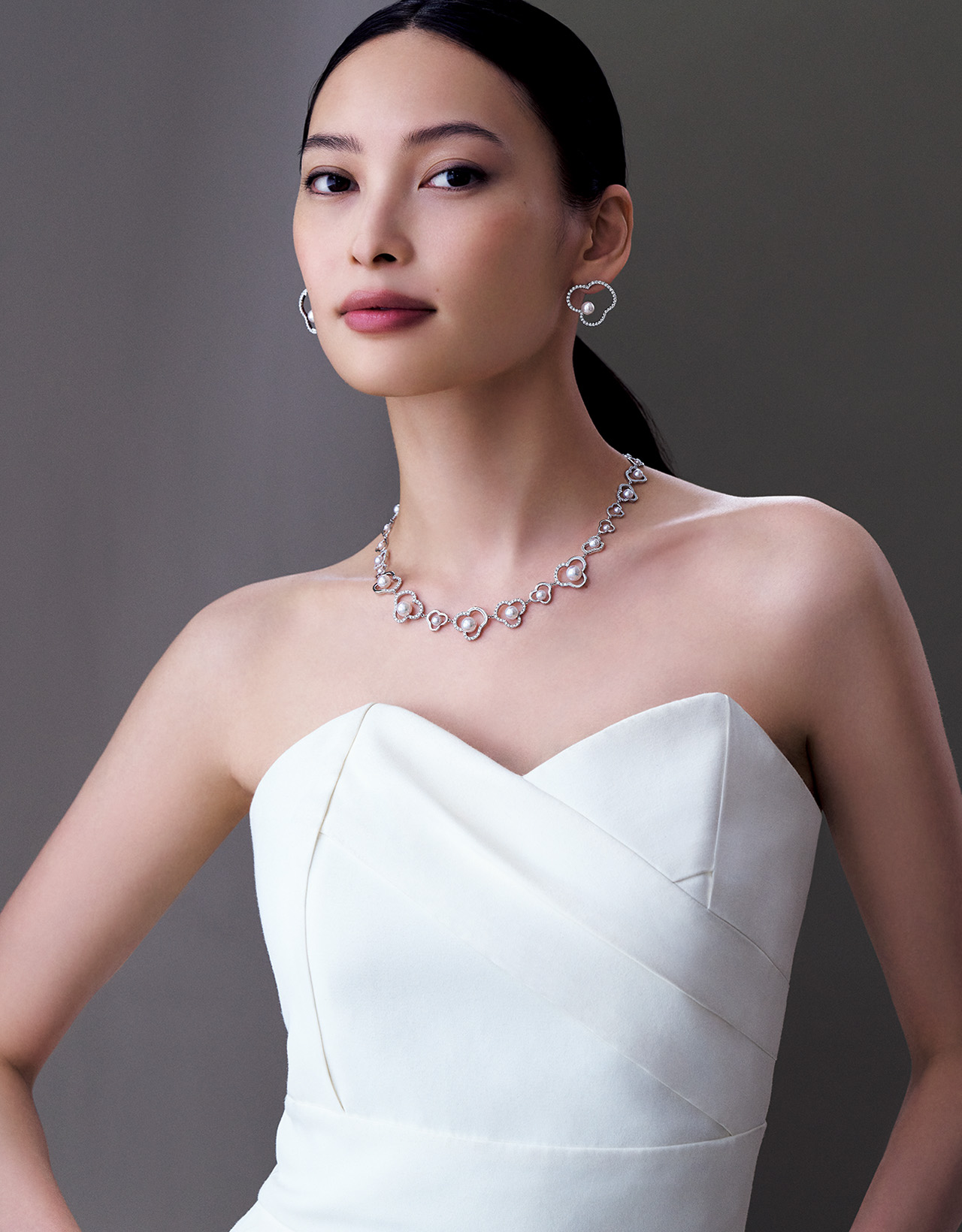 「TASAKI」×大政 絢さん大人の日常に、パールの優しい煌めきを！