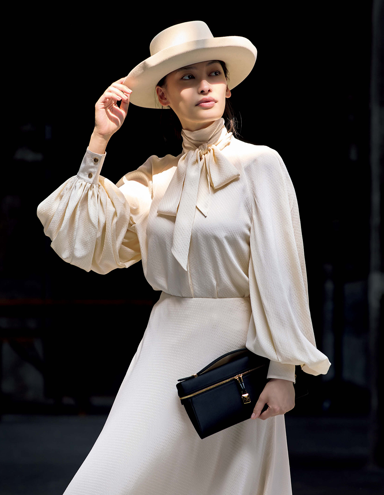 「ロロ・ピアーナ」セットアップ_大政 絢さん