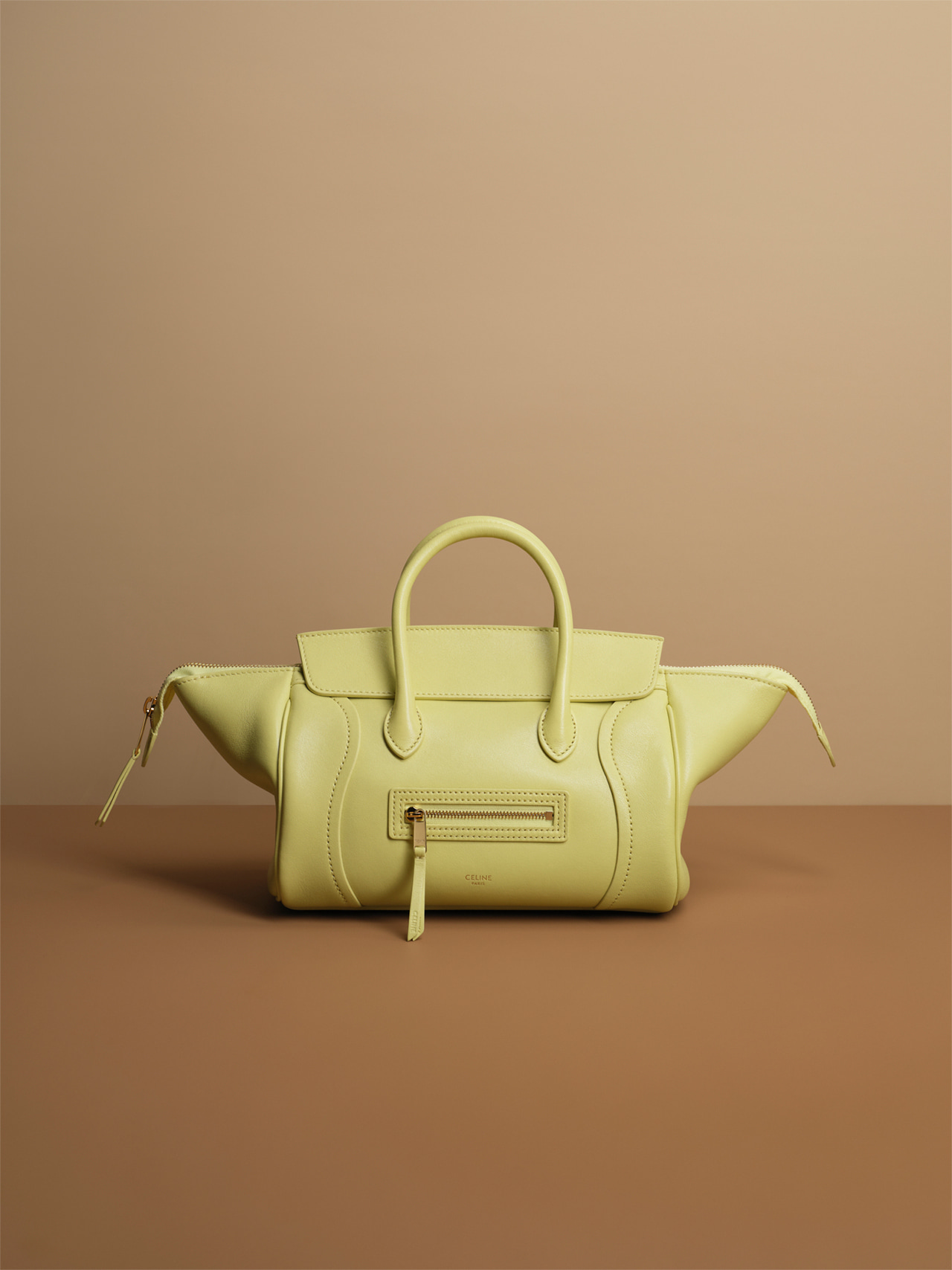 バッグ『スモール ニューラゲージ』（セリーヌ ジャパン）