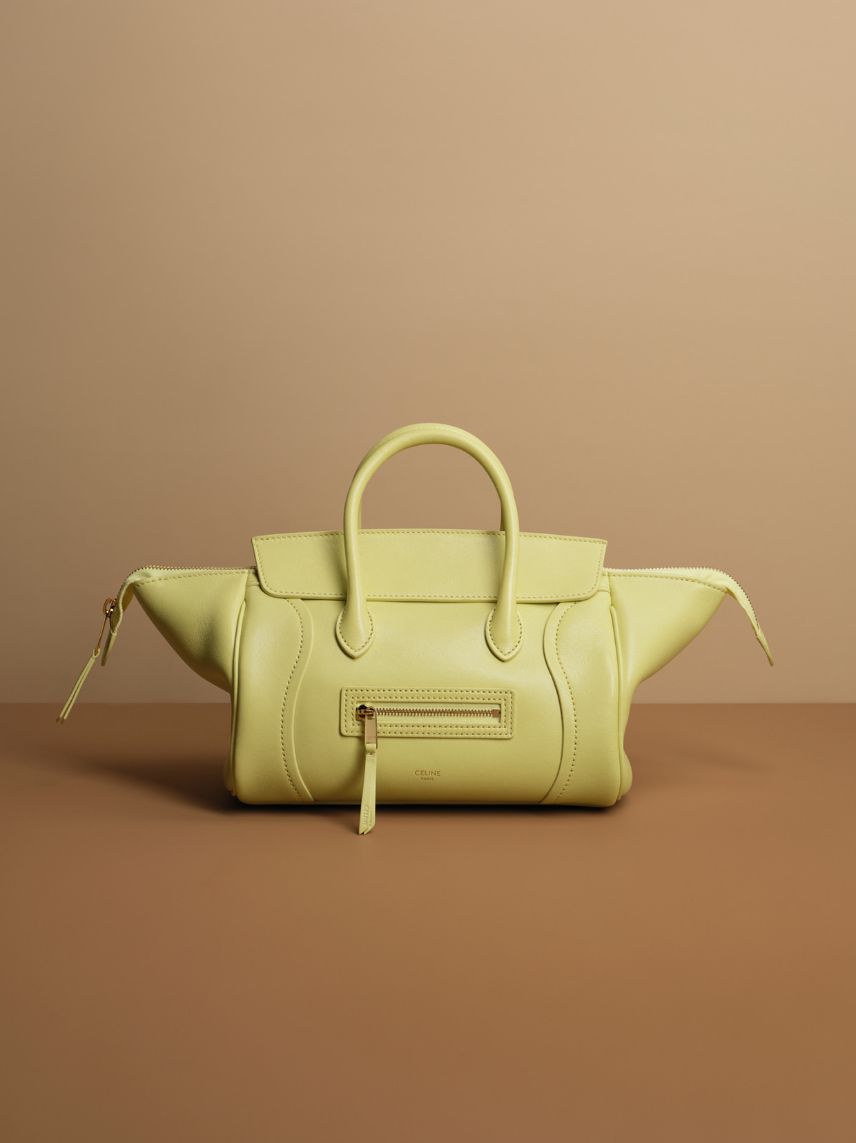 バッグ『スモール ニューラゲージ』（セリーヌ ジャパン）