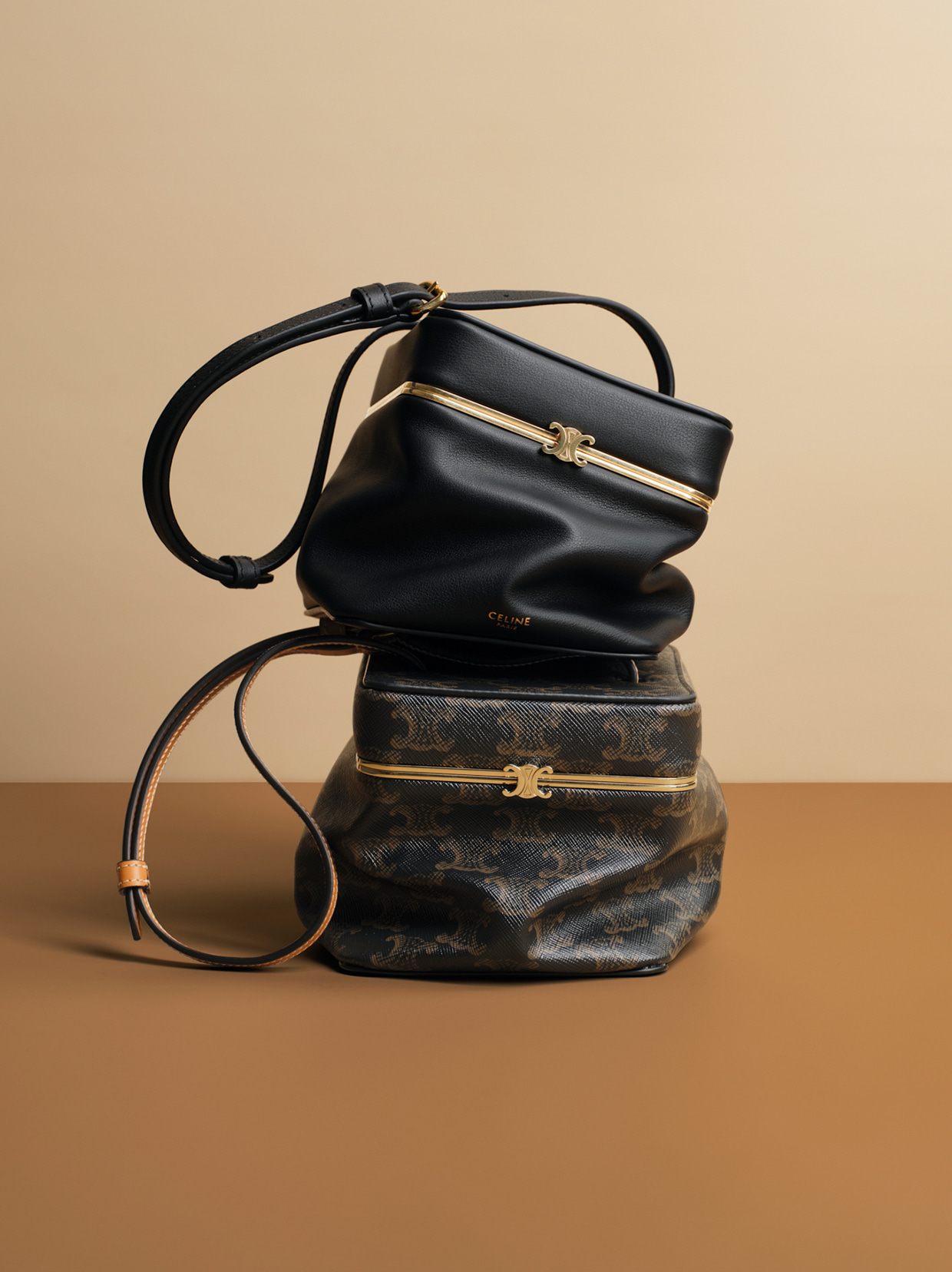 バッグ『スモール トリオンフ フレーム』（セリーヌ ジャパン）