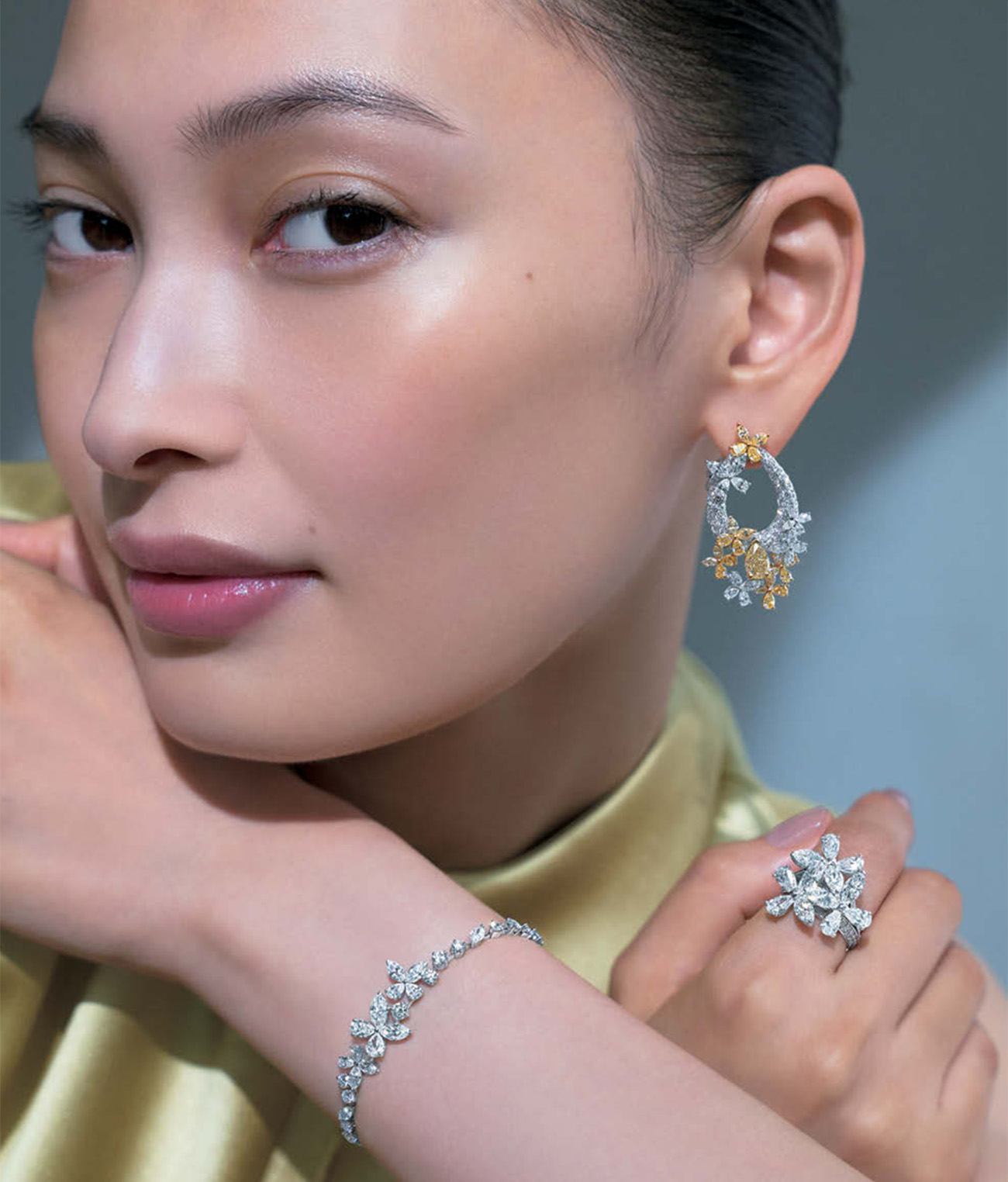 「グラフ」×大政 絢さん