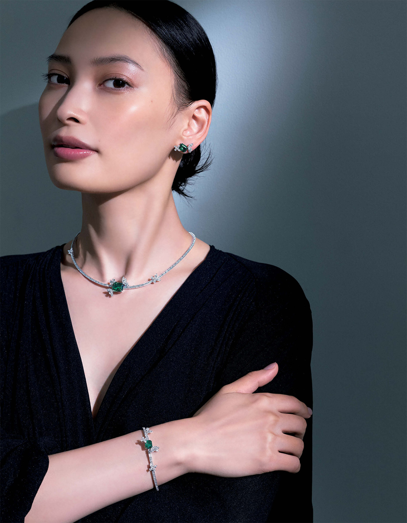 「グラフ」×大政 絢さん