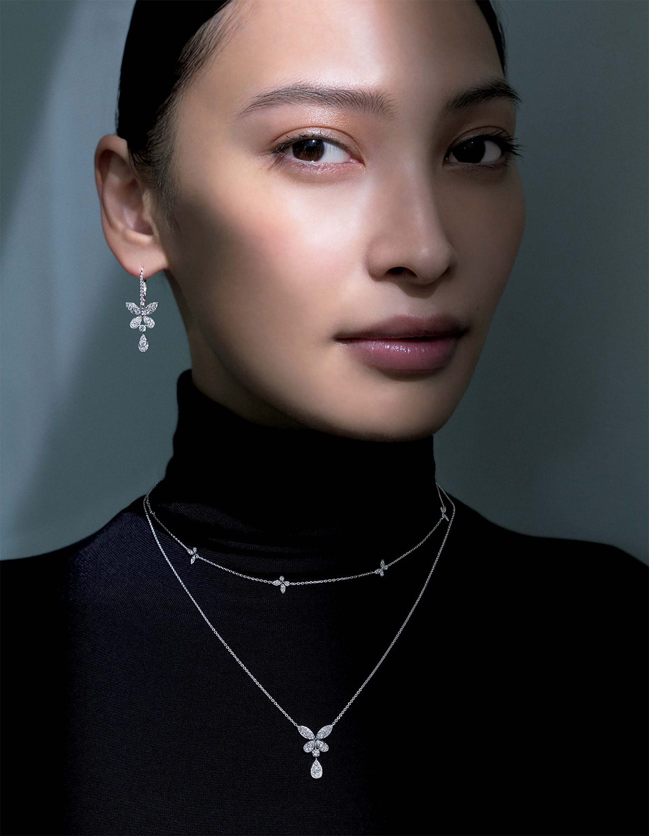 「グラフ」×大政 絢さん