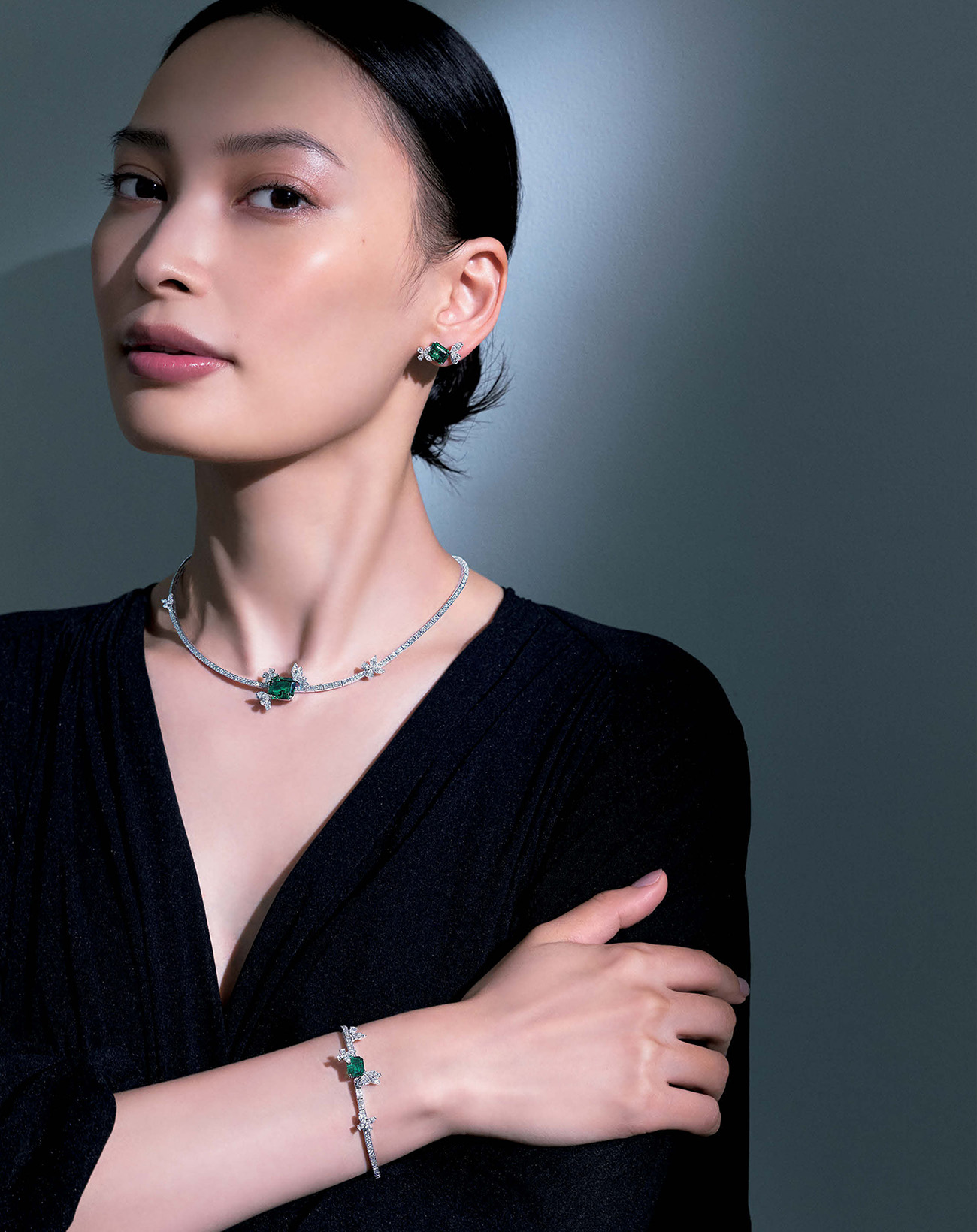 「グラフ」×大政 絢さん