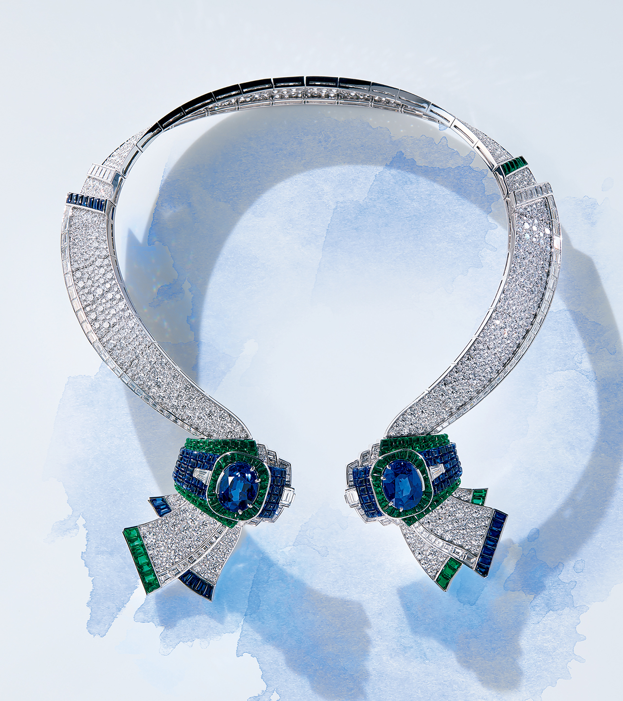 『エフェ ドラペ ミステリュー ネックレス』（ヴァン クリーフ＆アーペル）