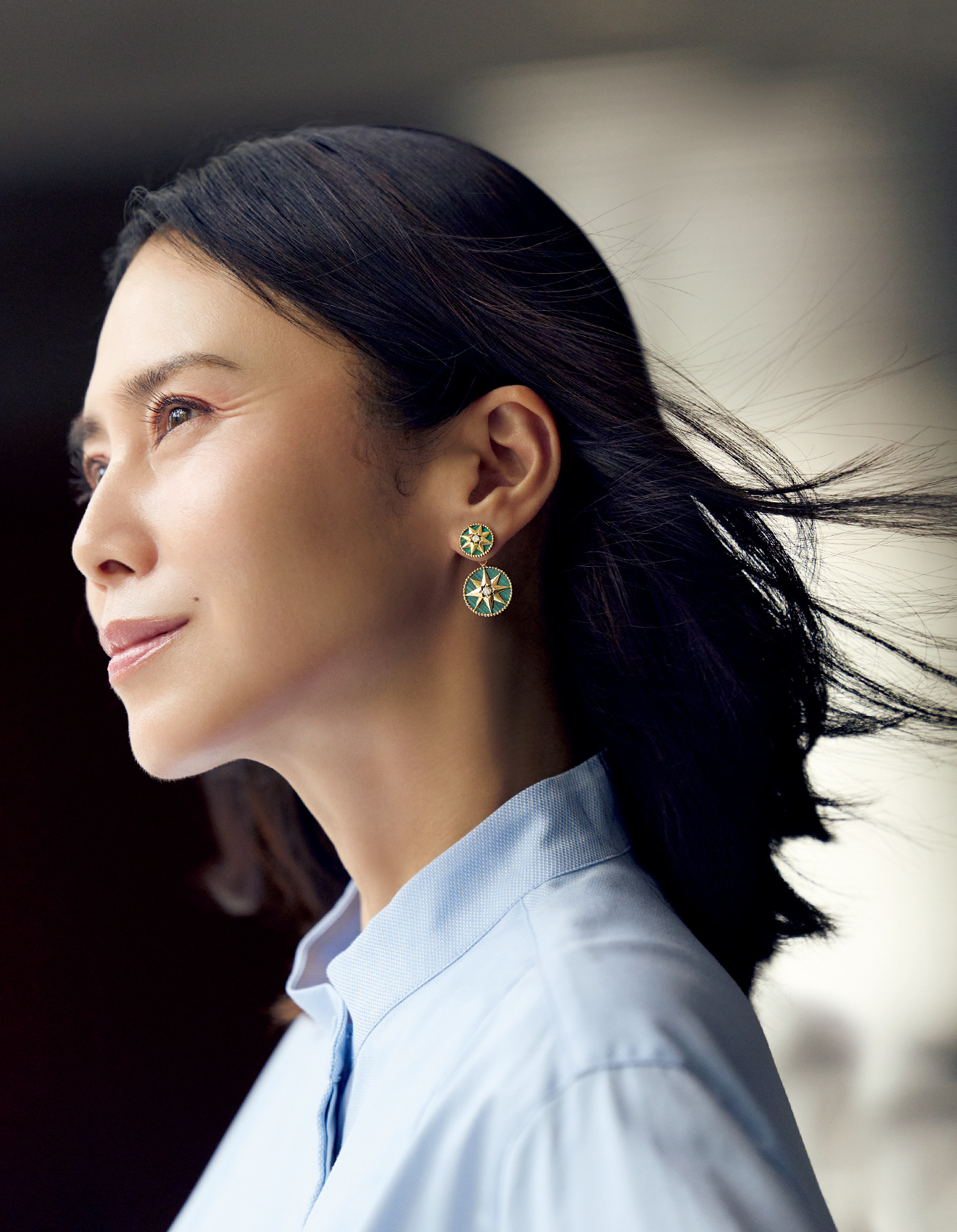 「Dior」×中谷美紀さん シングルピアス『ローズ デ ヴァン トライバル』