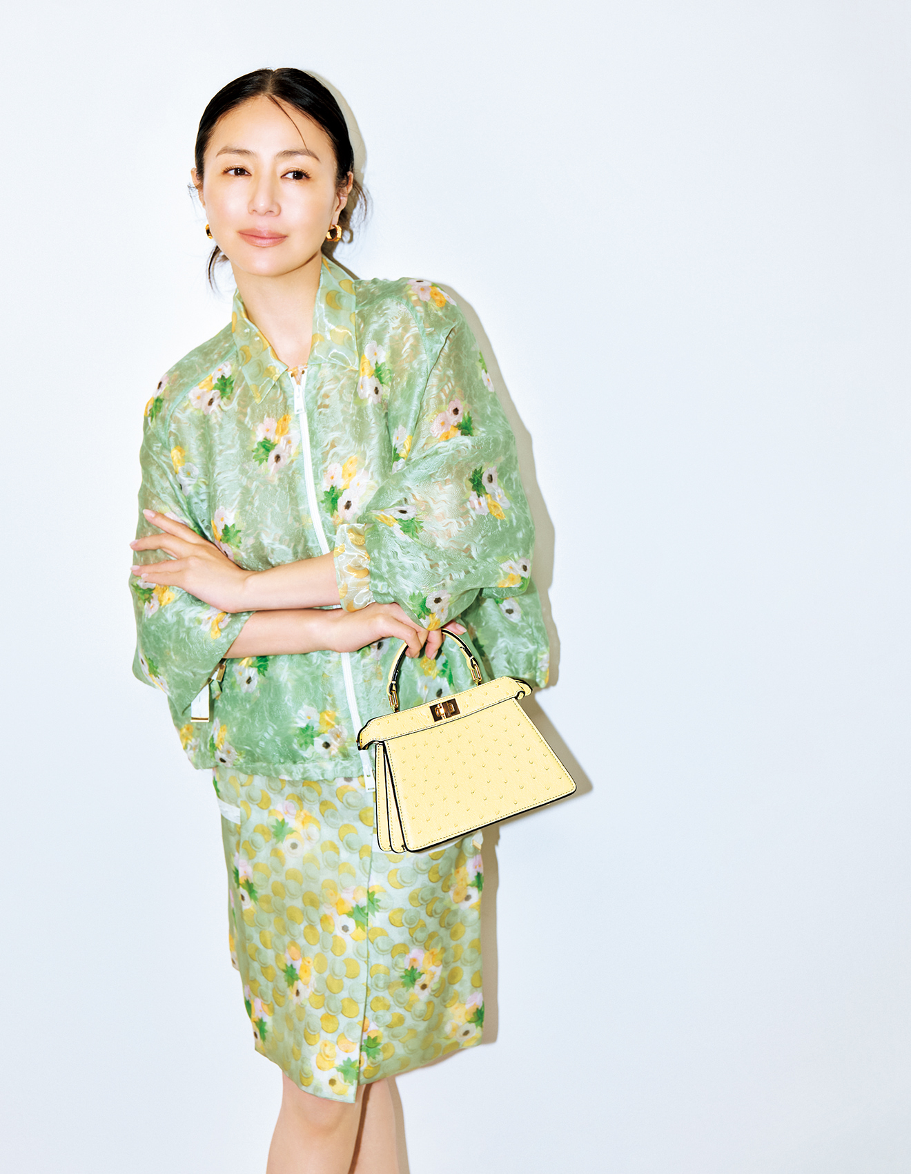 「フェンディ」×井川 遥さん バッグ『ピーカブー アイシーユー プチ』