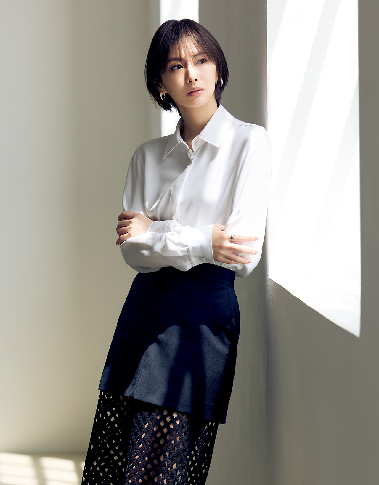 北川景子さん シャツ・スカート（マックスマーラ ジャパン〈マックスマーラ〉）