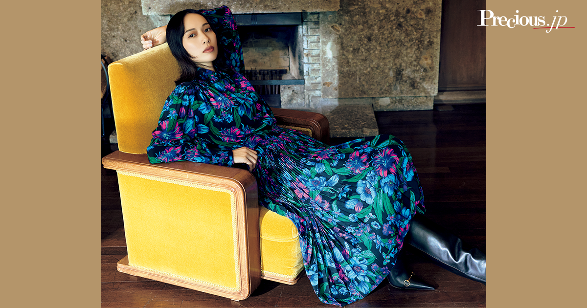 戸田恵梨香さんが体現するGUCCI WOMAN | モードとエレガンスを奏でる