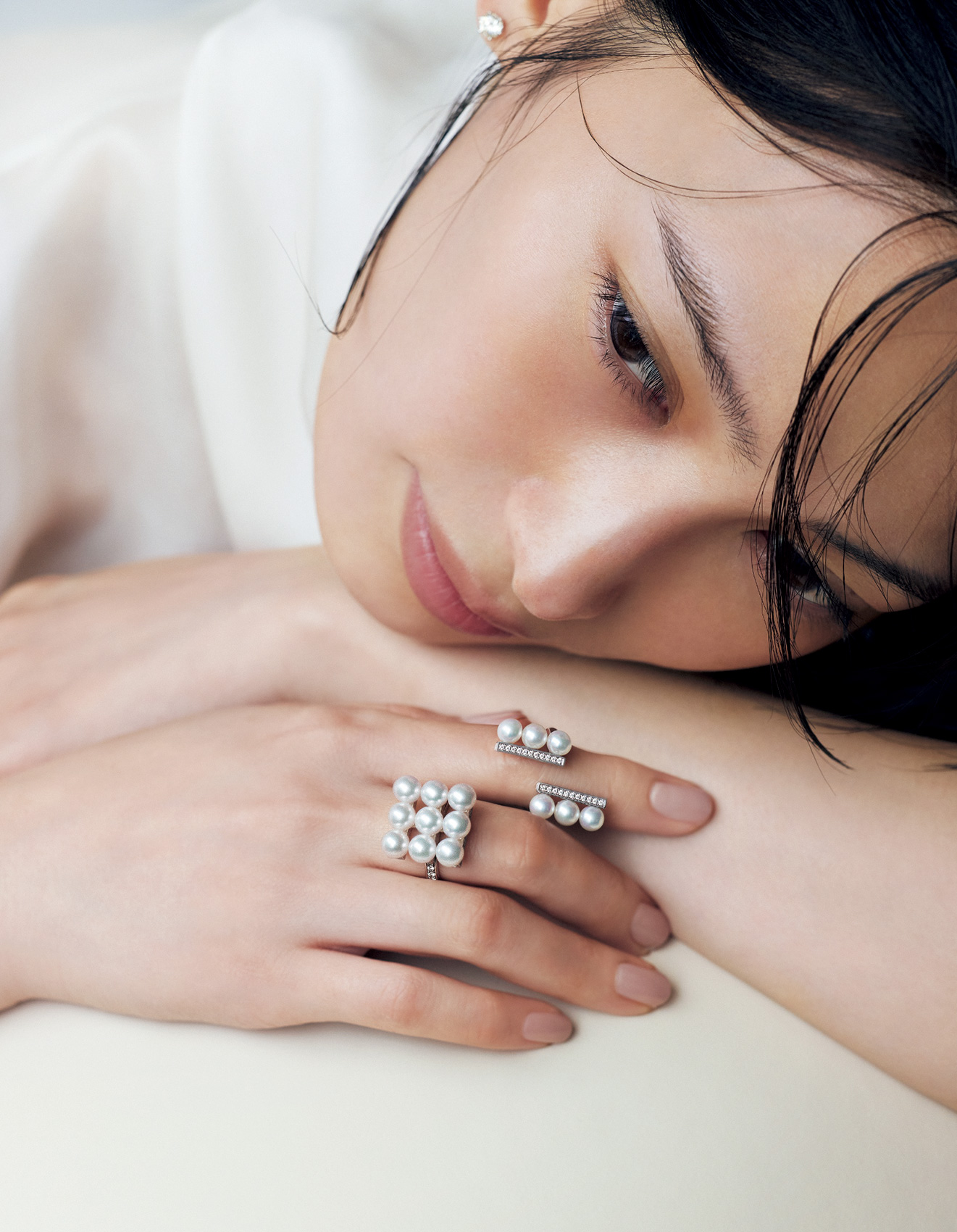 大政 絢さん、TASAKI、バランス パラレル ネオ ダイヤモンド パヴェのリングとイヤリング