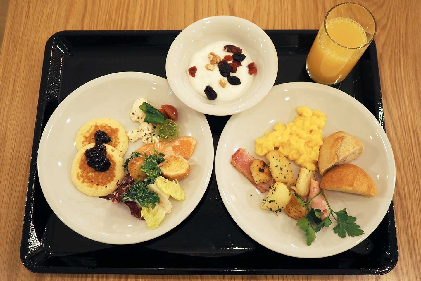 朝食のビュッフェを堪能
