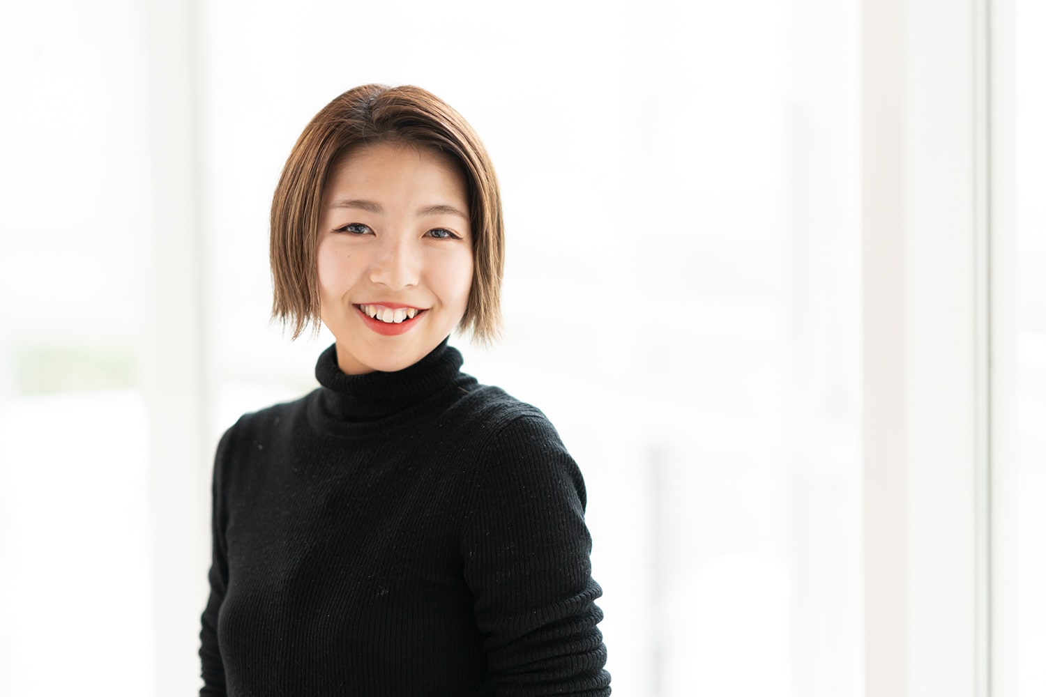 U-REALMのスタイリスト・瓜生智咲さん。「海の綺麗な国に行きたいです。日本はずっと寒かったので行くなら暖かい国がいいですね」