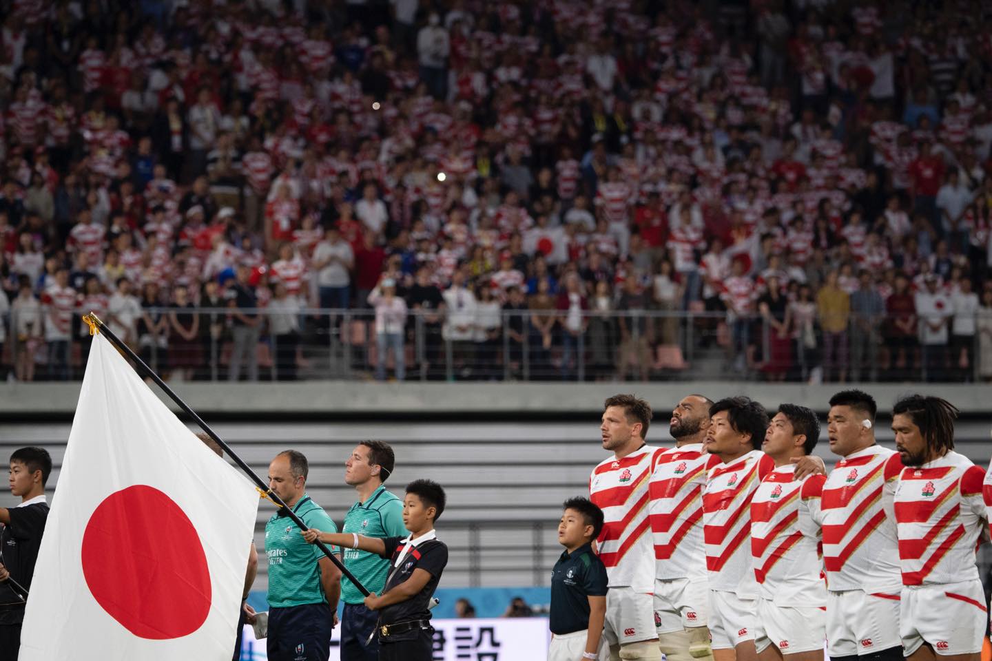 日本代表vs.サモア戦での国歌斉唱シーン
