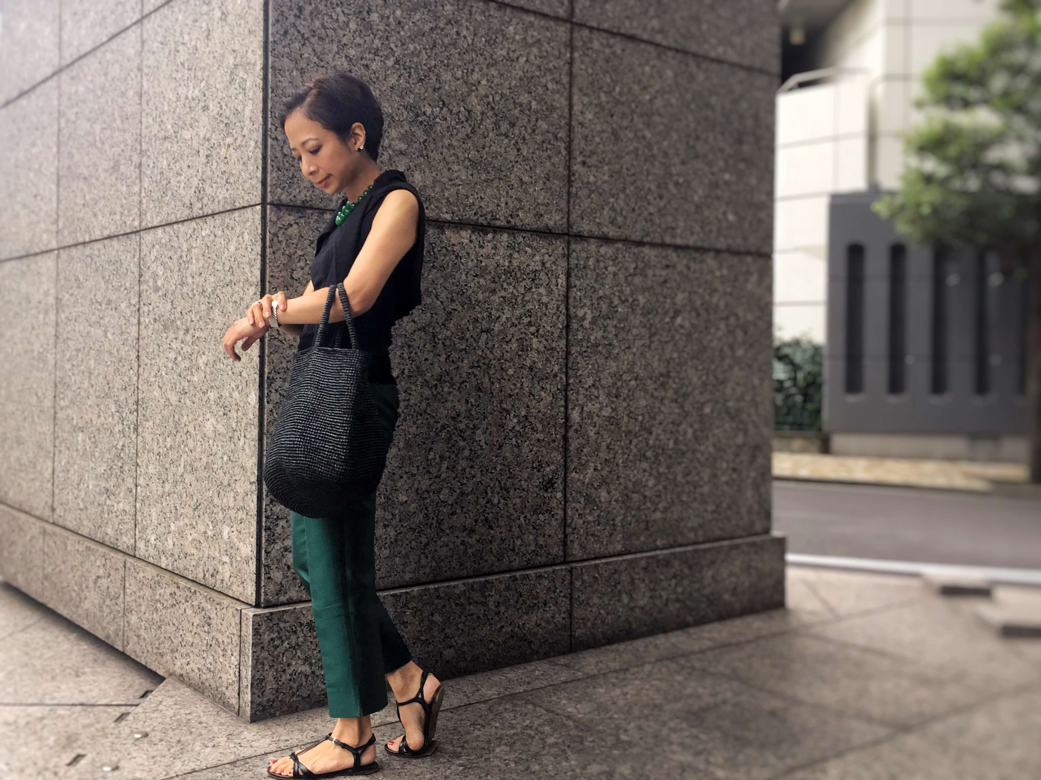 ツインニット・シルクパンツ/J.crew バッグ/Sans Arcidet