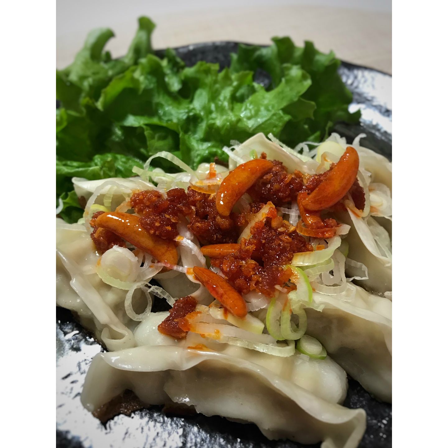餃子に刻みネギと一緒にのせても美味