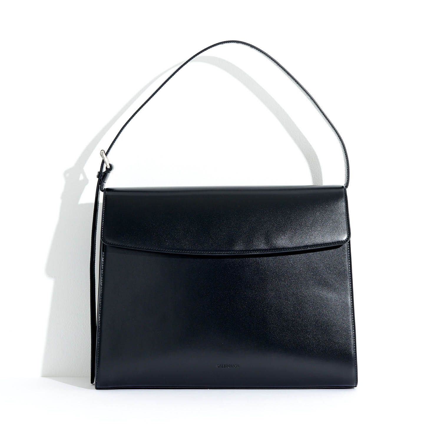 バッグ「ゴースト L トップハンドルバッグ(ブラック)」¥189,000【縦28.5×横36.6×マチ13.5cm】