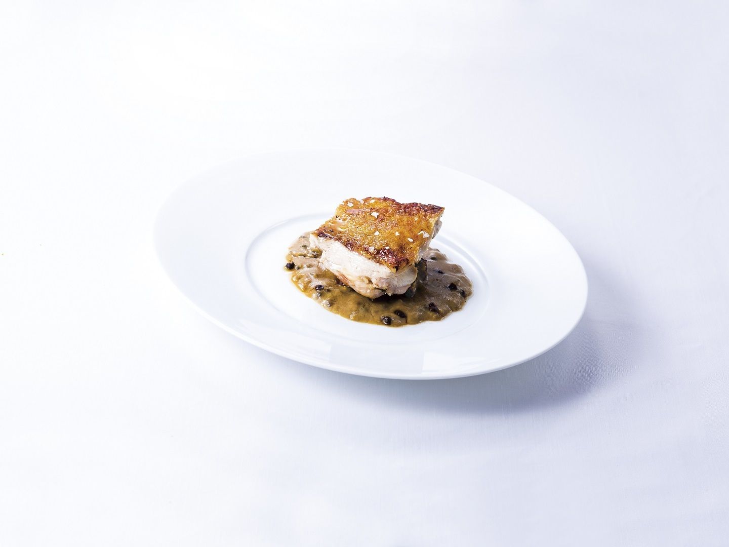 地鶏のフライパン焼き 山椒ポルチーニソース¥2,200