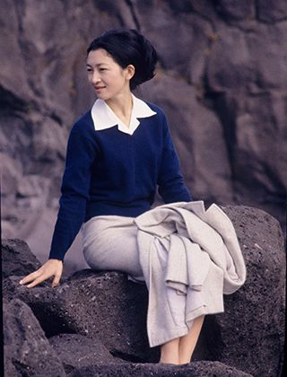 皇太子殿下(今上天皇)と海岸を散策した際のスナップ。撮影/女性セブン
