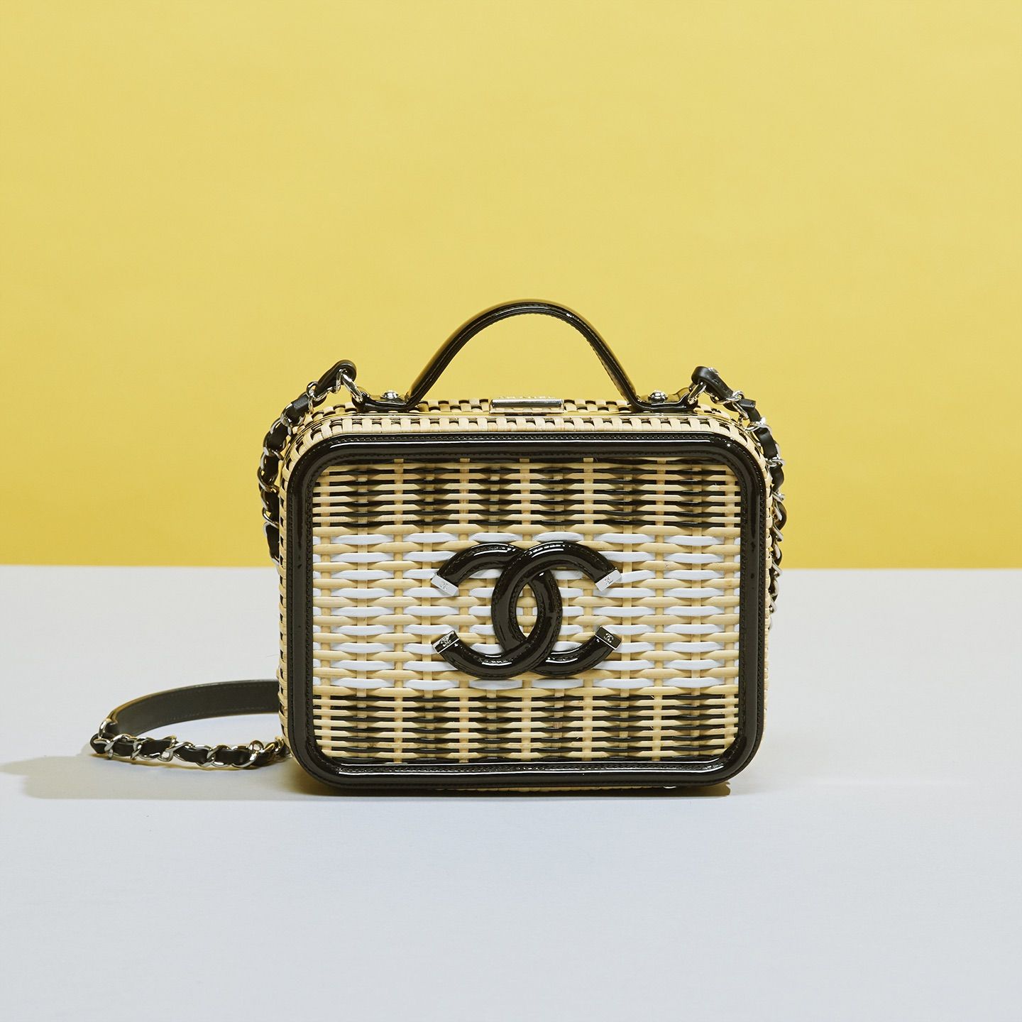 バッグ¥1,075,680【縦16×横21×マチ8cm】