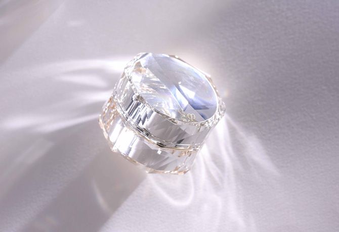 クレ・ド・ポー ボーテ クレームコントゥールデジューn(医薬部外品)15g ¥25,000(税抜)