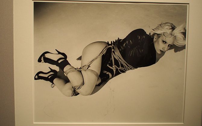 シャネル・ネクサス・ホール「荒木経惟×ギメ東洋美術館 Tombeau Tokyo」の展示