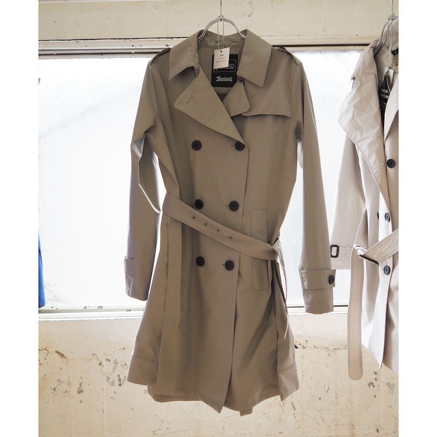 ゴアテックス ダブルトレンチコート ¥158,000(ヘルノ)
