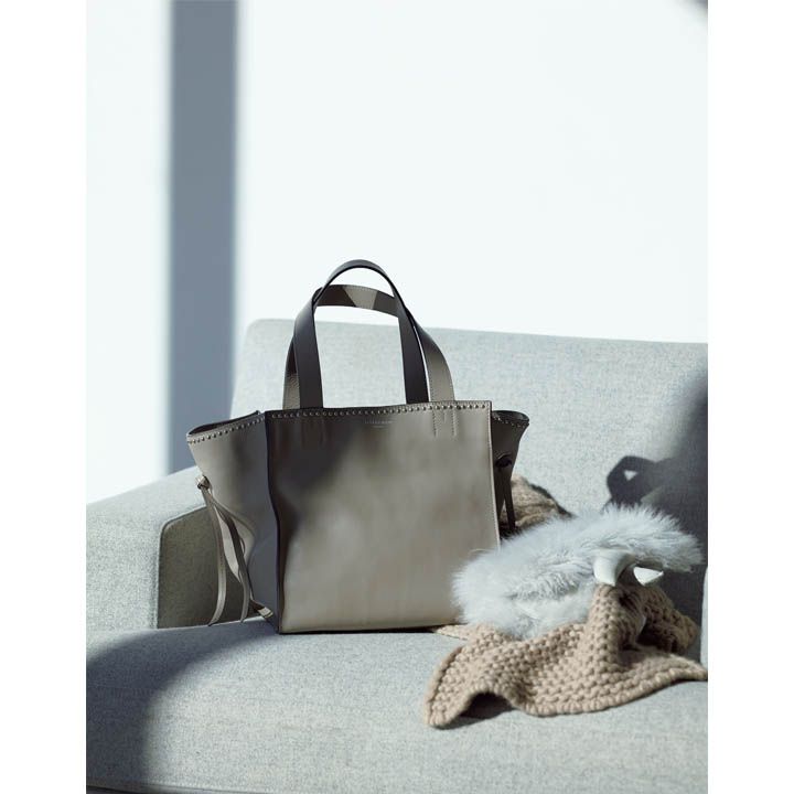 【3】J&M デヴィッドソンのレザートートバッグ