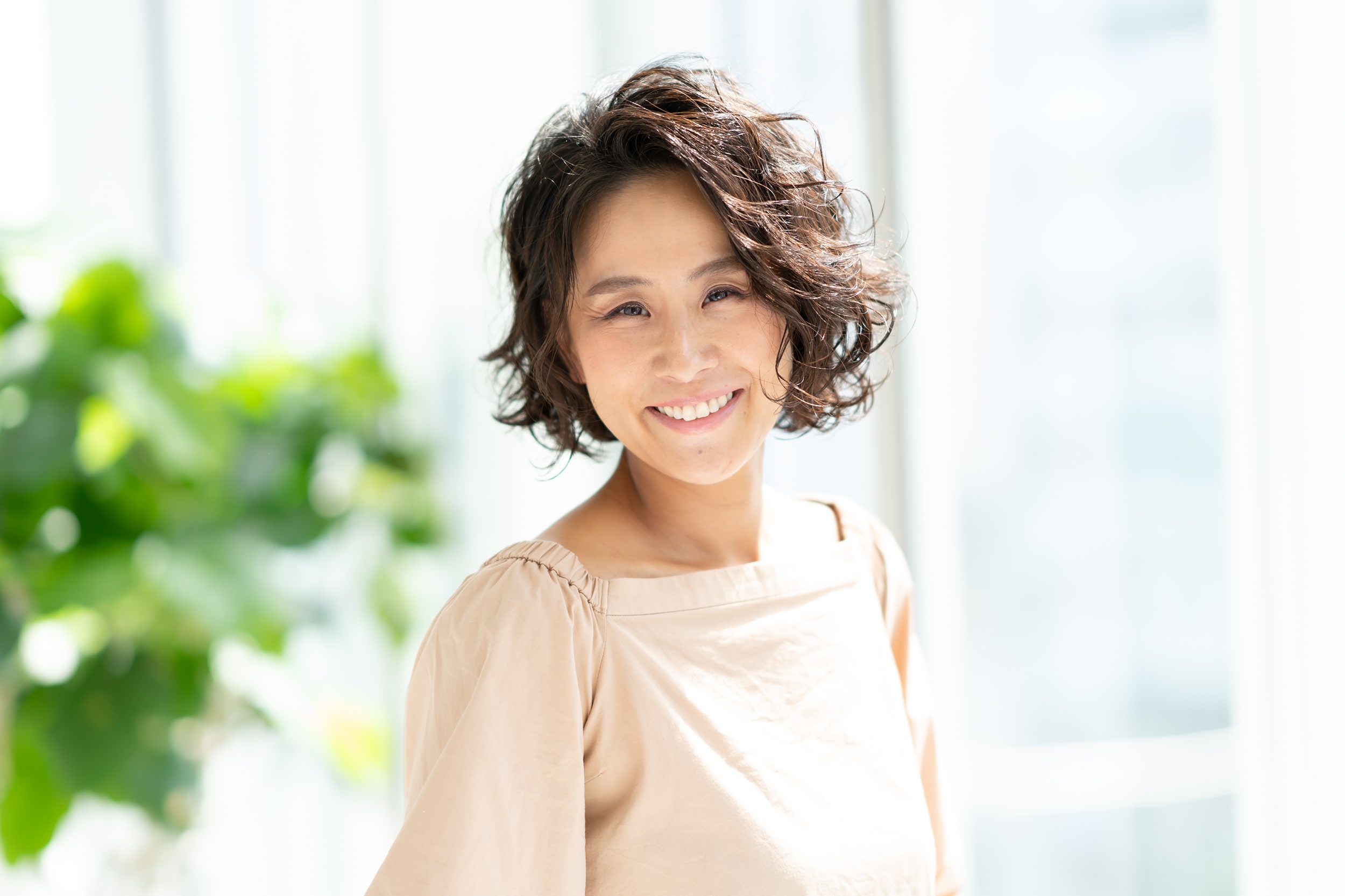 ■エッジの効いた「パーマ」と「かき上げ前髪」