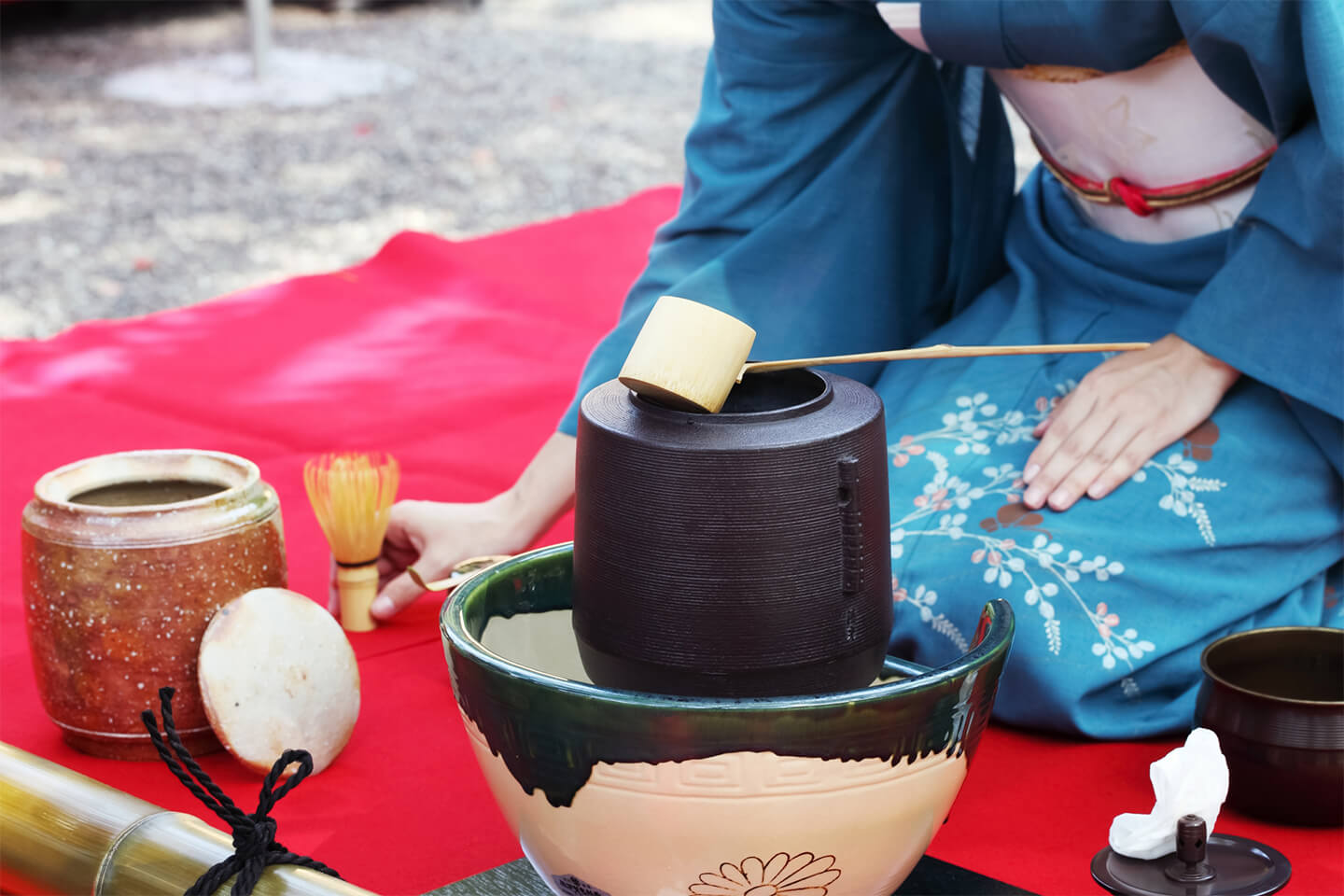 お茶席にはお茶事(ちゃじ)と大寄せの2種類がある