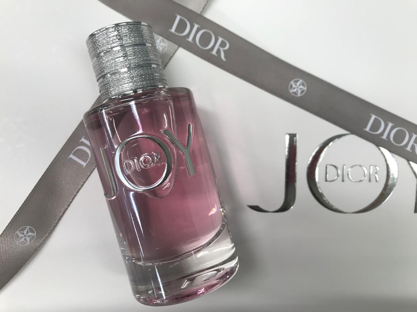 ジョイ(オードゥ パルファン) 30ml ¥8,000・50ml ¥12,000
