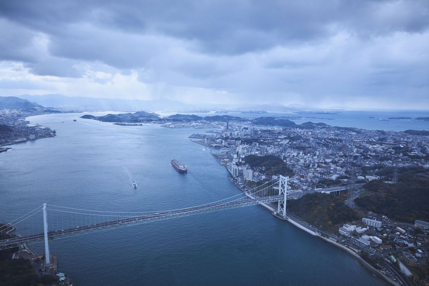 日本海、瀬戸内海、関門海峡の3つの海