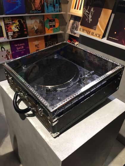 LOUIS VUITTON in collaboration with FRAGMENTPOP-UP STORE
