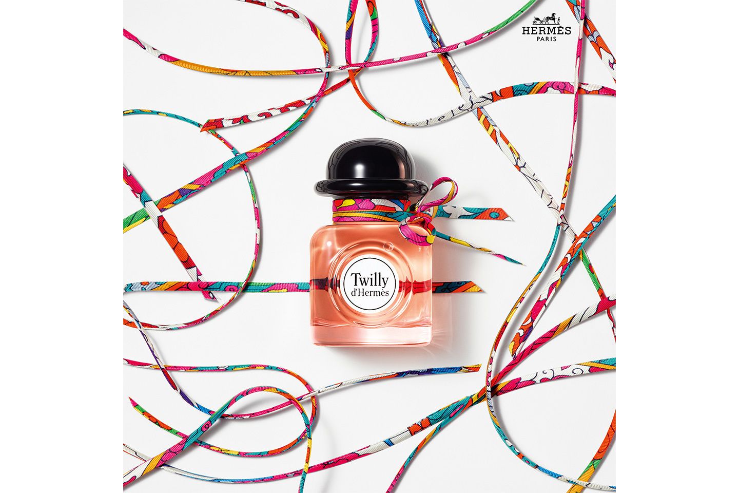 ©Hermès 「ツイリー ドゥ エルメス」期間限定ブティックにはスペシャルなフォトスペースも