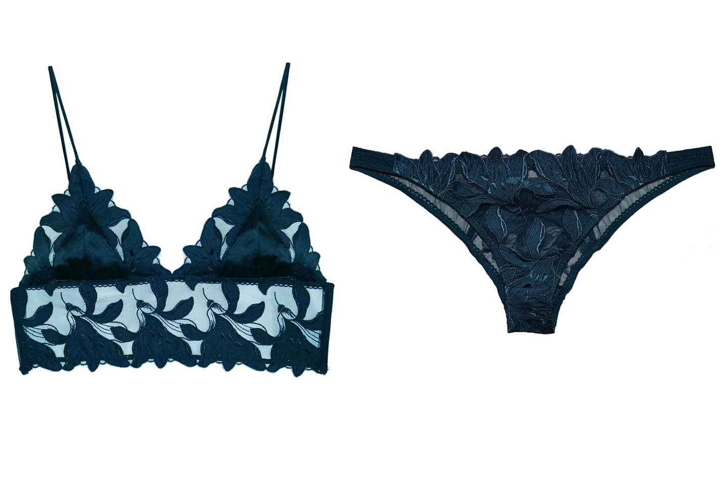 左から/LILY EMBROIDERY LONG LINED TRIANGLE BRA $148、LILY EMBROIDERY CHEEKY $58