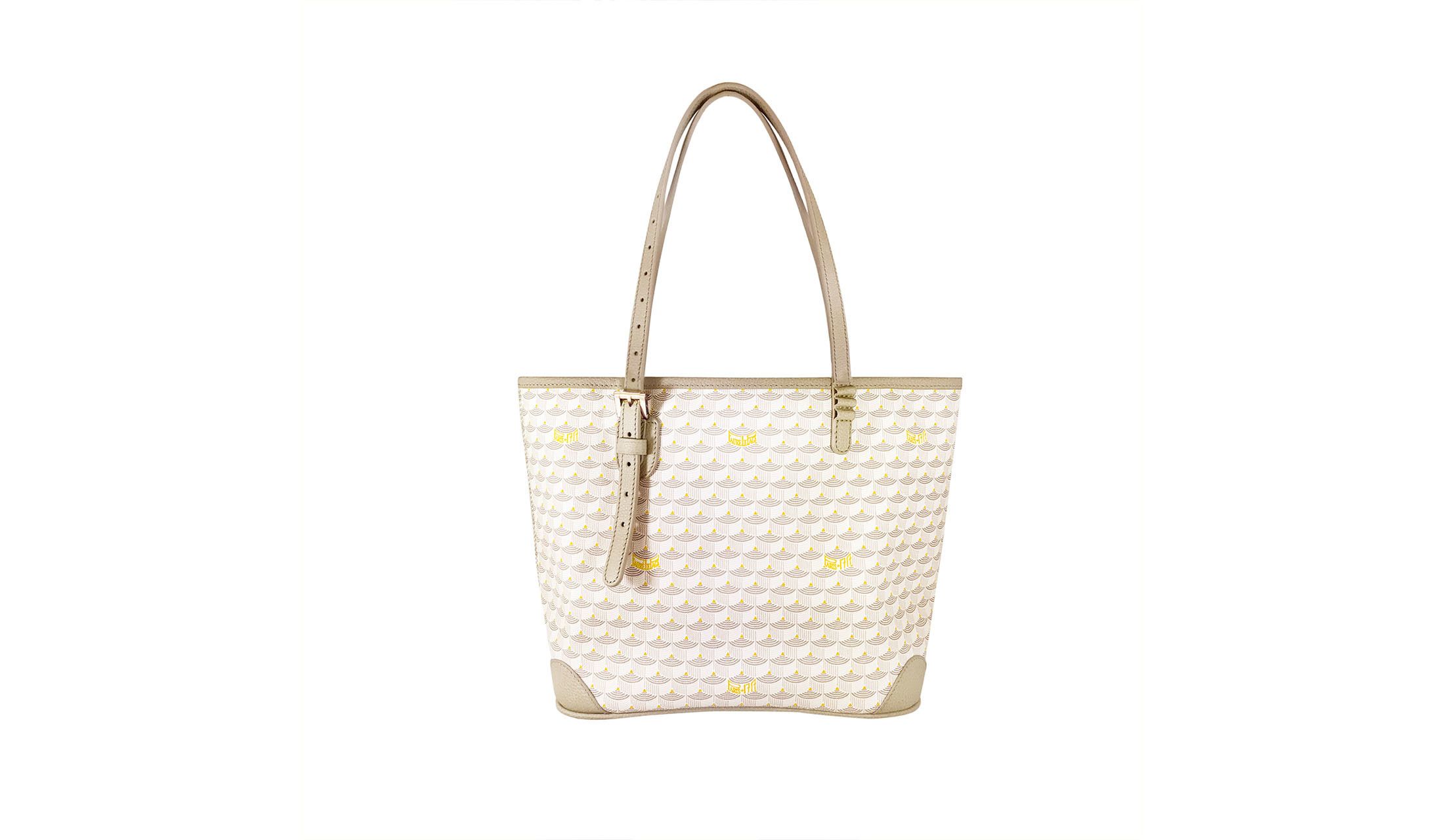 新色「サンド」のエカイユ柄バッグ¥140,000(フォレ ル パージュ)