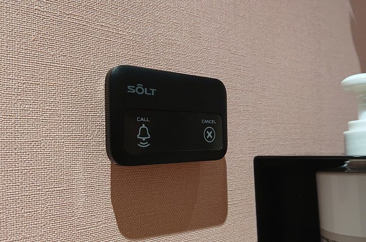 スタッフの呼び出しは、こちらの専用ボタンから。