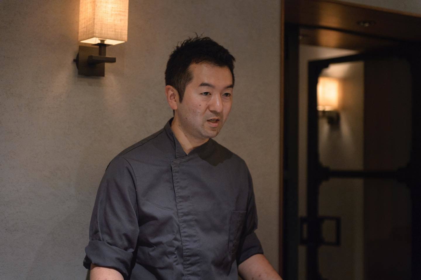 穏やかな語り口の川田智也シェフ。幼いころ、地元の中国料理店で四川料理に惹かれたことがこの道へ進むきっかけになったそう。
