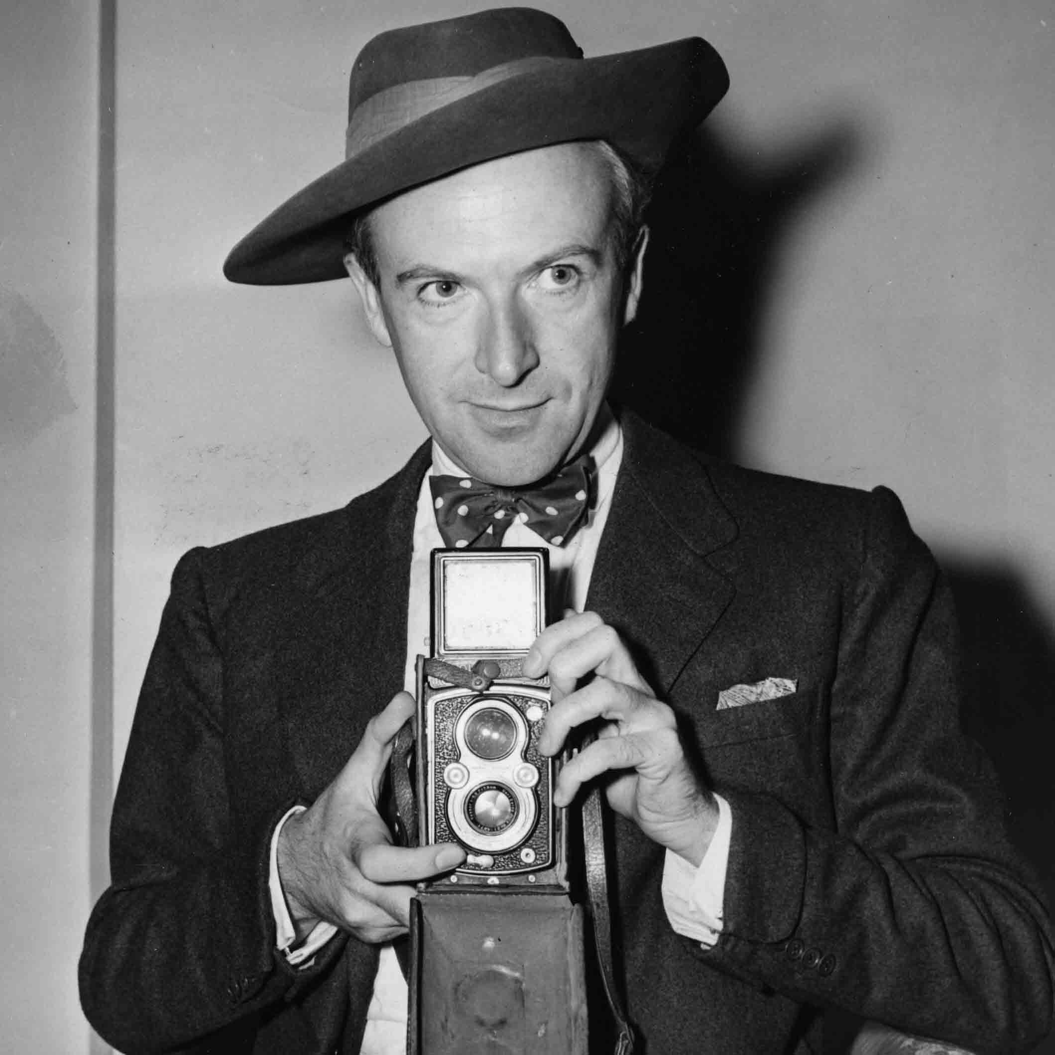 ファッション写真という概念を確立した貴族出身の写真家、セシル・ビートン(1904~1980年)。写真:Photofest/アフロ