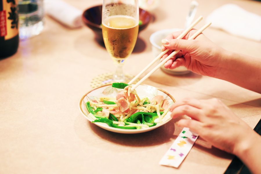 グリーンとピンクの彩りも良いベーコンとピーマン炒め
