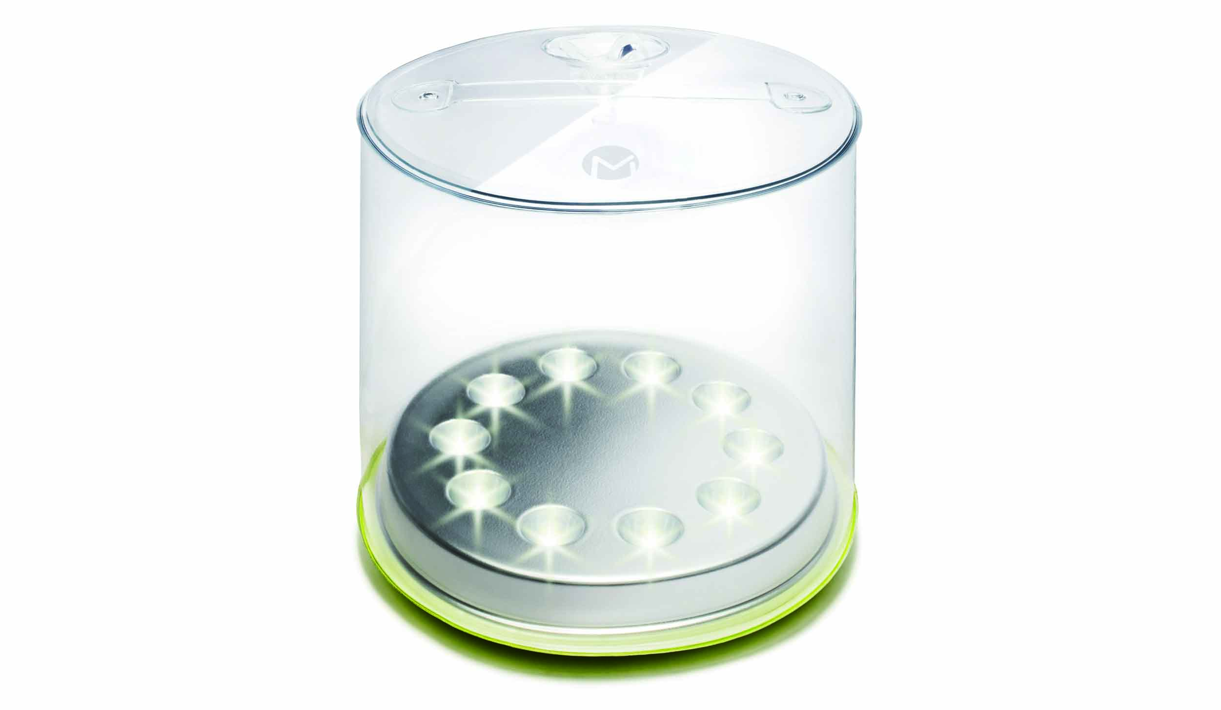 空気で膨らむ防水ランタン。ソーラー充電とUSB充電に対応しモバイルバッテリーとしても使える。明るさは最大150ルーメンで、弱・中・強・点滅の4モード。最長50時間の点灯が可能だ。