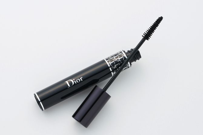 使用したのはパルファン・クリスチャン・ディオール マスカラ ディオールショウ デザイナー 090 ¥4,200