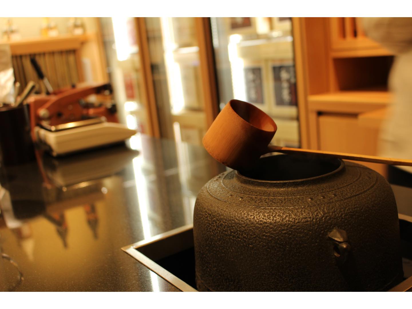 店舗で使われる、お湯を沸かす「茶釜」