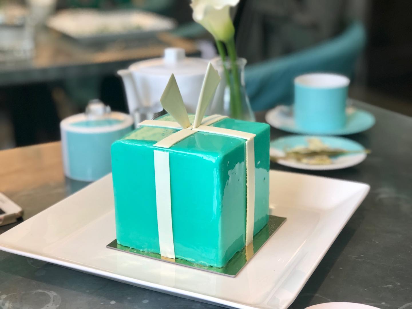 これが「The Blue Box Cerebration Cake」!