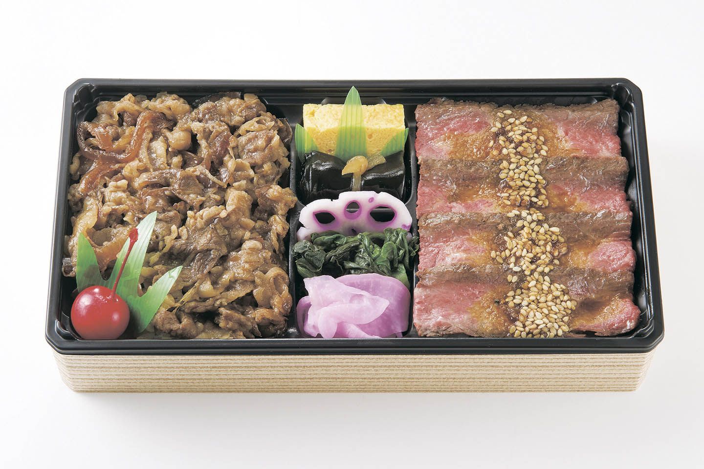 ステーキ・すき焼弁当 ¥2,160(税込)