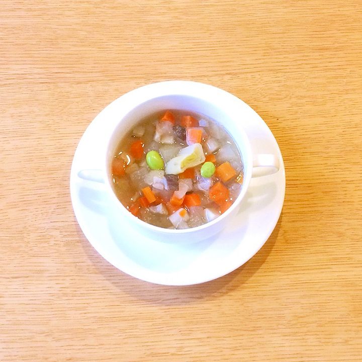 角切り野菜を数種類使用し、塩こうじでうま味を引き出した滋味あふれる「野菜の塩こうじスープ」 ¥580