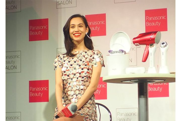 女優の水原希子さん。