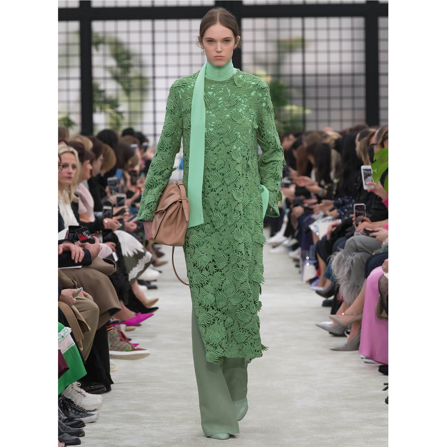 Valentino(ヴァレンティノ)のモデルを着こなすモデル