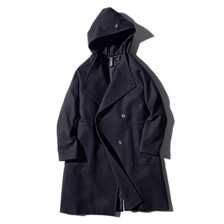 コート¥98,000(トヨダトレーディング プレスルーム〈イーヴォ〉)