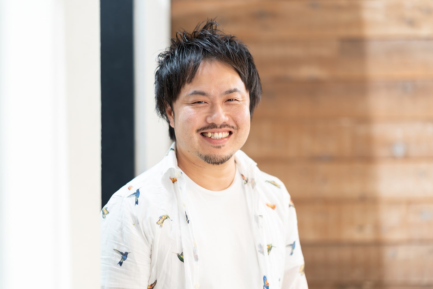 XELHA店長 西本悠さん。旅行が大好きで、最近は韓国へよく出かけるとか。「国内旅行感覚で、気軽に行けるのがいいですね」